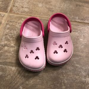 Mickey Mouse Crocs clogs 6 / 7 toddler pink